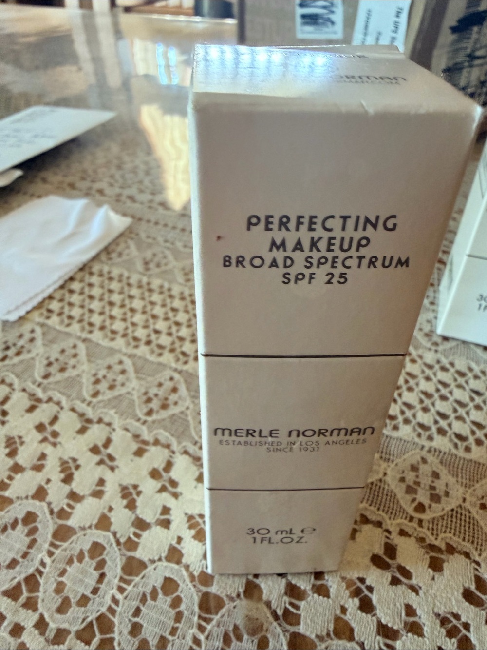 Merle Norman Perfecting Makeup Broad Spectrum SPF 25 - Cream